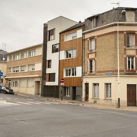 Appartement Au Pied De La Cathedrale Reims Exterior foto